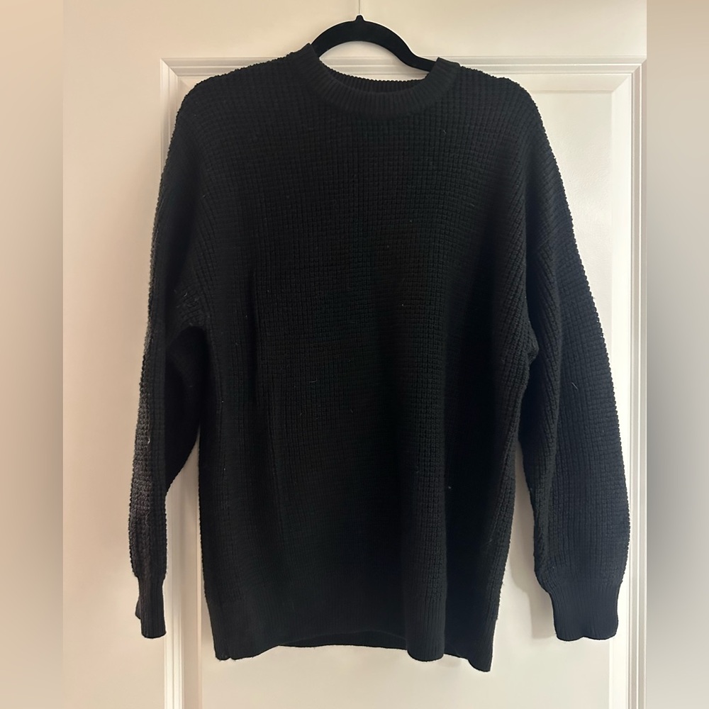 Wilfred Black 💯 merino wool crewneck Sweater